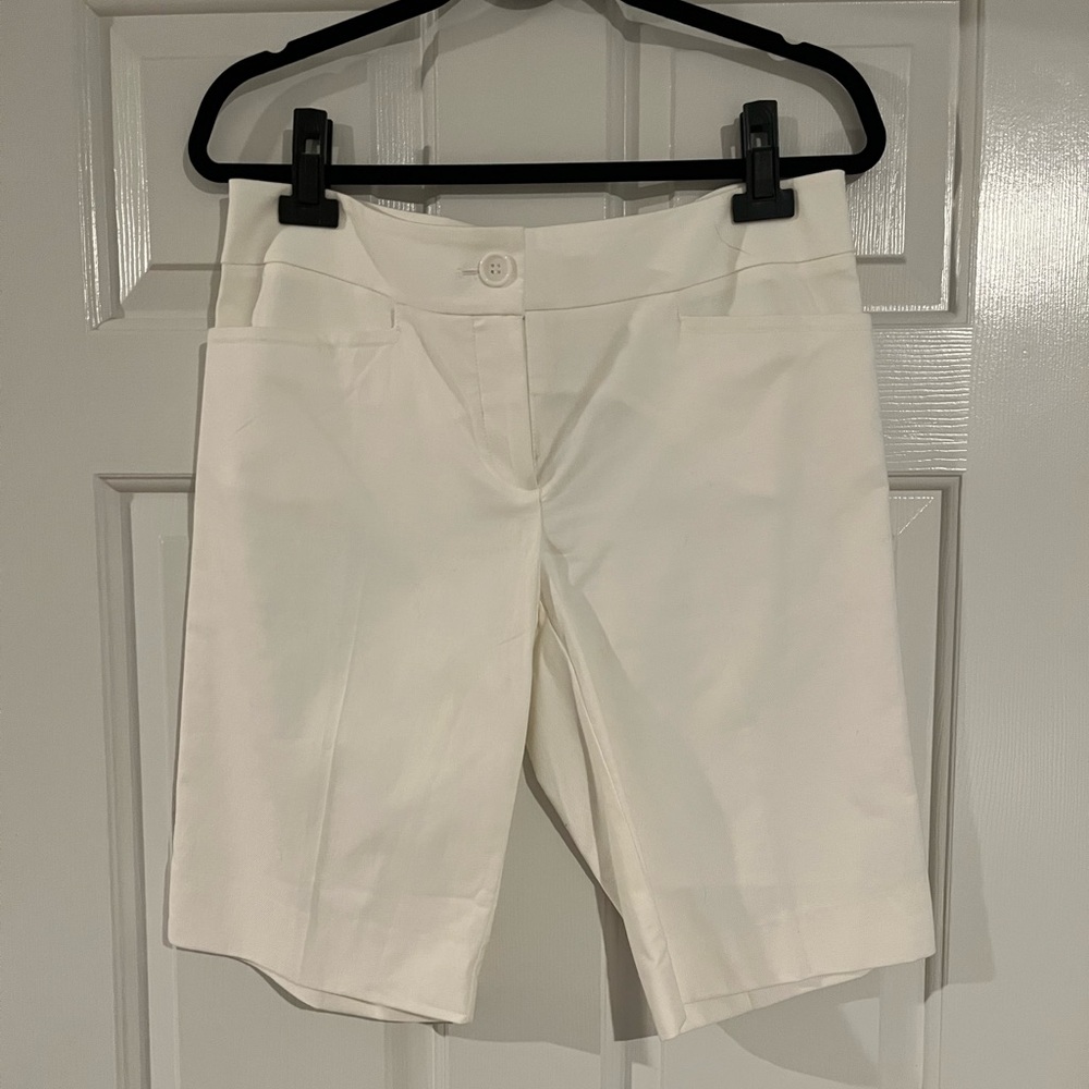 NWT Womens Trina Turk white shorts, size 10